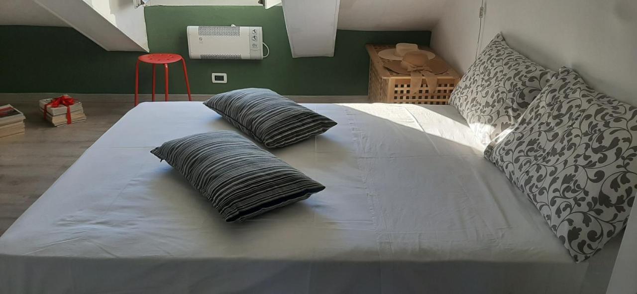 Stylish Loft Gioia Apartment Turin Bagian luar foto